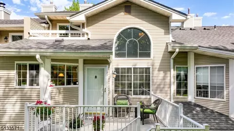 32 Bentley Ct #32, Bedminster, NJ 07921