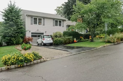 50 Highview Rd, Caldwell, NJ 07006