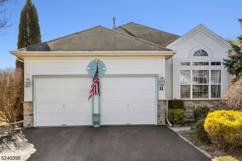 11 Edgeworth Cir, Manchester Township, NJ 08759