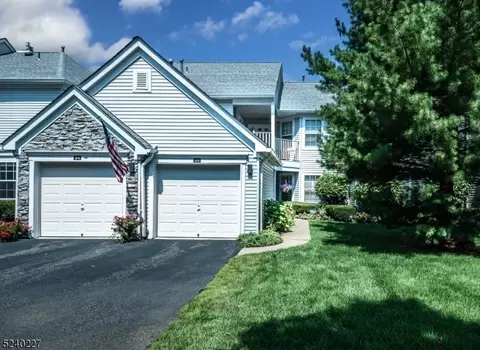 36 Lagoon Way, Ledgewood, NJ 07852