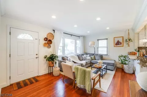 1211 Crescent Ave, Roselle, NJ 07203