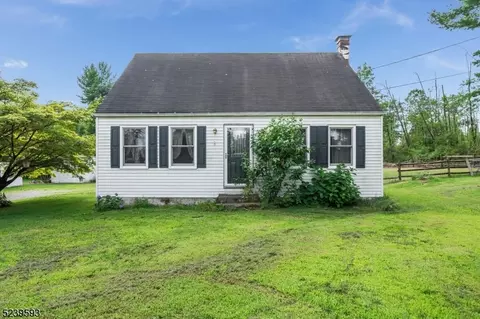 328 Quakertown Rd, Franklin Twp, NJ 08822