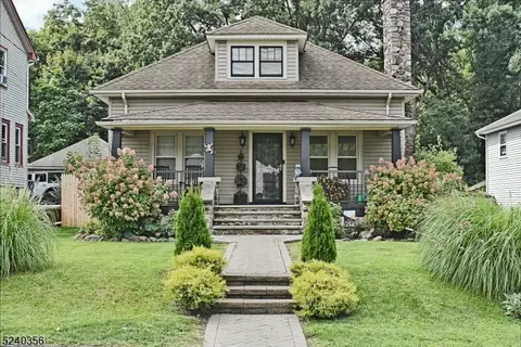 9 Dehart Ave, Dover, NJ 07801