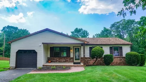44 Wellington Ave, Flemington, NJ 08822