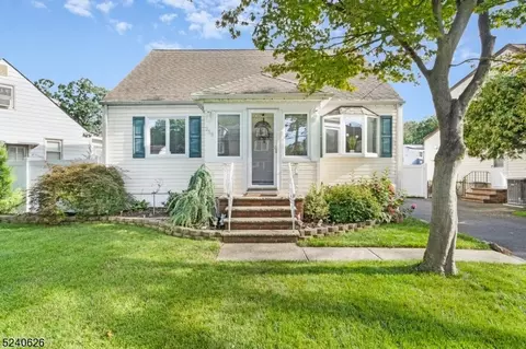 358 Lincoln Dr, Kenilworth, NJ 07033