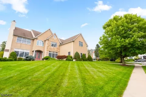 16 Kinzel Ln, West Orange, NJ 07052