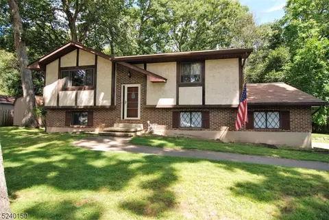 82 Mckinley Ave, Washington, NJ 07882