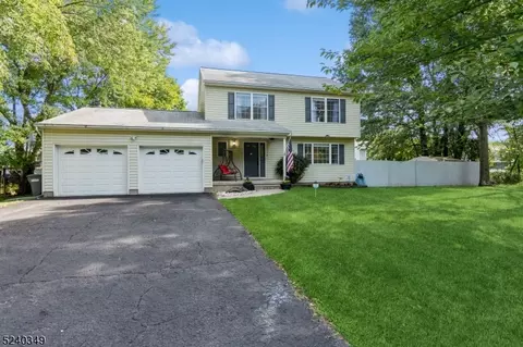 31 Hancock Rd, Piscataway, NJ 08854