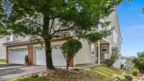 58 Warbler Dr, Wayne, NJ 07470 photo 2