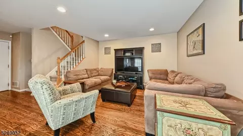 58 Warbler Dr, Wayne, NJ 07470 photo 8