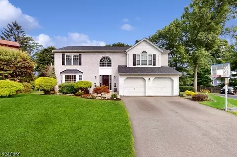 90 Elmwood Rd, Cedar Grove, NJ 07009