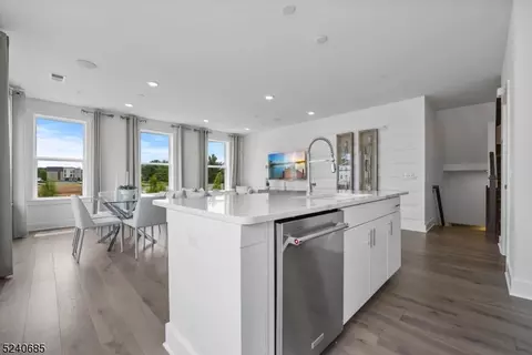 8 Jessica Ln UNIT 12207, Union, NJ 07083