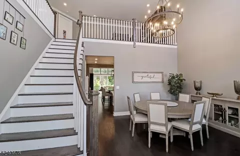 19 Huckleberry Ln, Morristown, NJ 07960