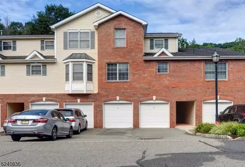 30-10 Federal Hill Rd #10, Pompton Lakes, NJ 07442