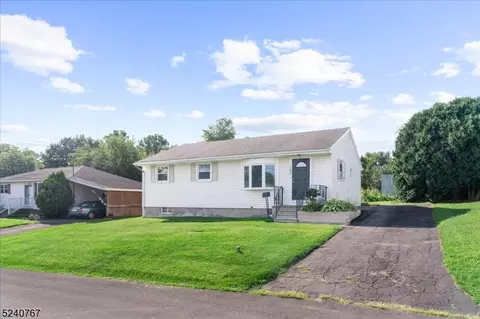 163 Wayne St, Alpha, NJ 08865