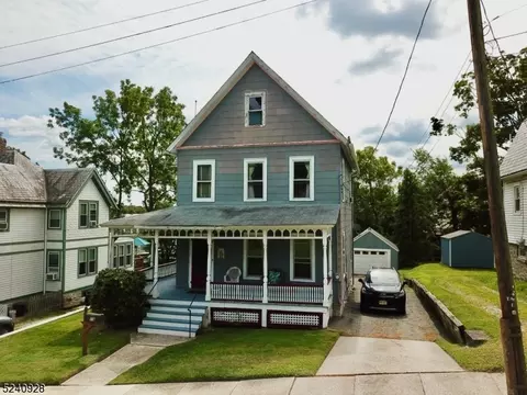 19 Foster St, Newton, NJ 07860