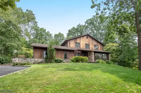 1050 Tall Oaks Dr, Bridgewater, NJ 08807