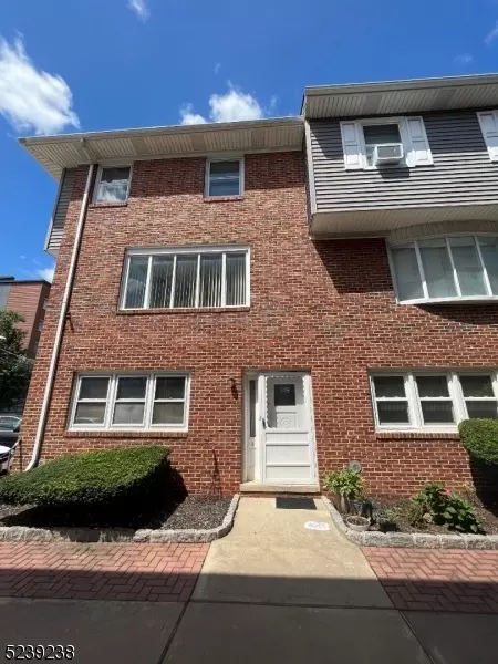 43 W 30th St #A, Bayonne, NJ 07002