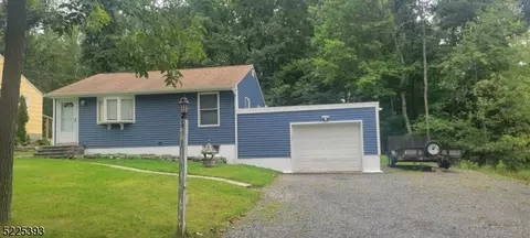 8 Katie Ln, Newton, NJ 07860