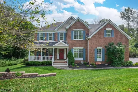 6 Southwind Dr, Mount Olive, NJ 07836