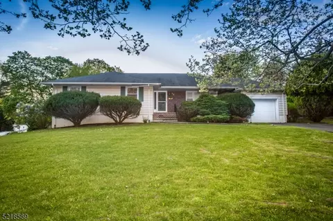 82 Ridge Dr, Livingston, NJ 07039