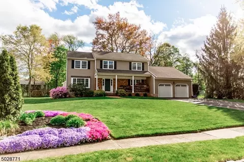 6 Druetzler Ct, Hanover, NJ 07981