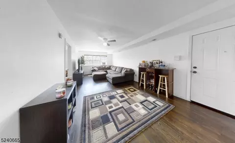 288 College Dr, Edison, NJ 08817