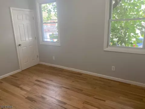 850 Grove St #3, Irvington, NJ 07111