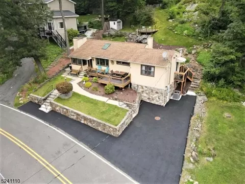 95 E Shawnee Trl, Wharton, NJ 07885