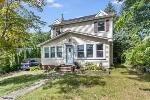 10 Maple Ln, Denville, NJ 07834