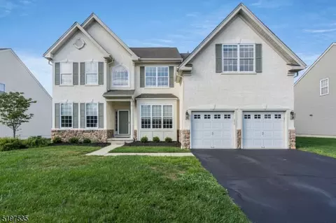28 Crestview Dr, Clinton, NJ 08809