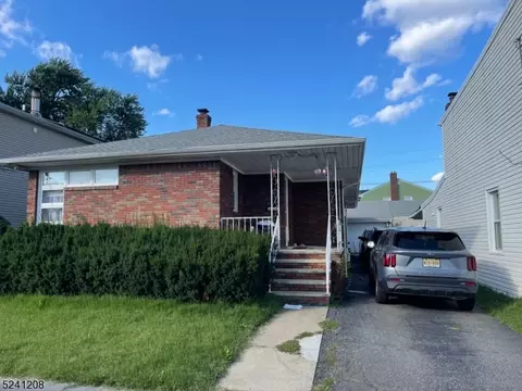 923 Meacham Ave, Linden, NJ 07036