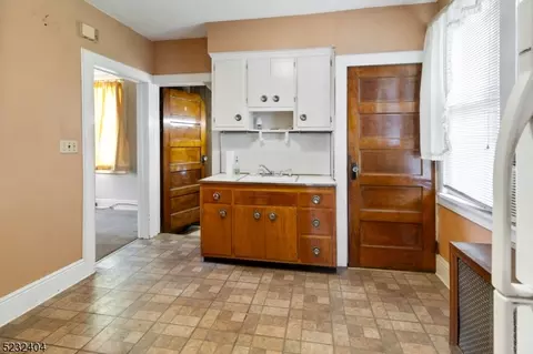39 Mitchell St, Lodi, NJ 07644 photo 6