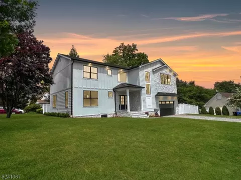 137 Brookfield Ave, Paramus, NJ 07652