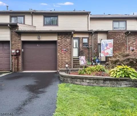 81 Chelsea Cir, Flemington, NJ 08822