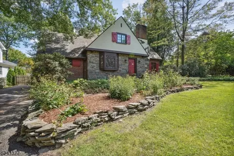 58 Prospect St, Madison, NJ 07940