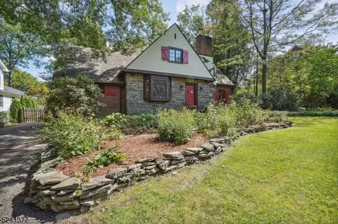 58 Prospect St, Madison, NJ 07940