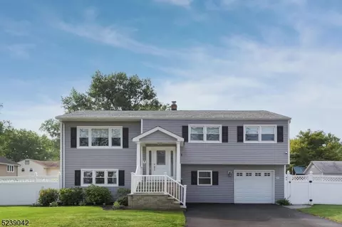 131 Prospect St, Clark, NJ 07066