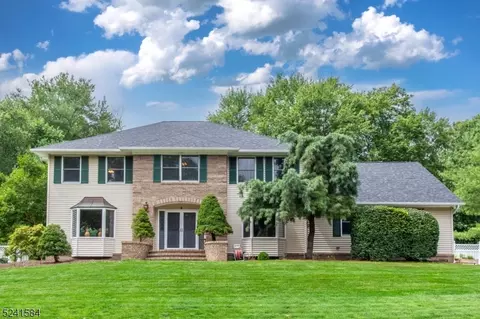 18 Sunderland Rd, Denville, NJ 07834