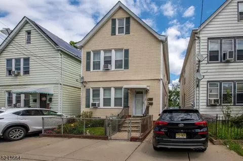 12 Cedar St, Passaic, NJ 07055