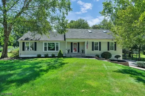 17 Larch Dr, Chester, NJ 07930