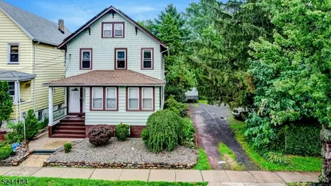 135 Columbus Pl, Roselle Park, NJ 07204