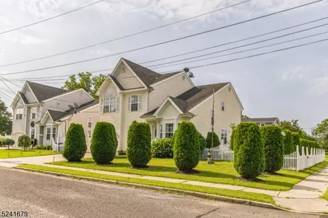 700 Stokes St, Riverside, NJ 08075