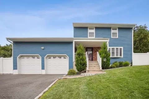 1 Helen Rd, Clinton, NJ 08809