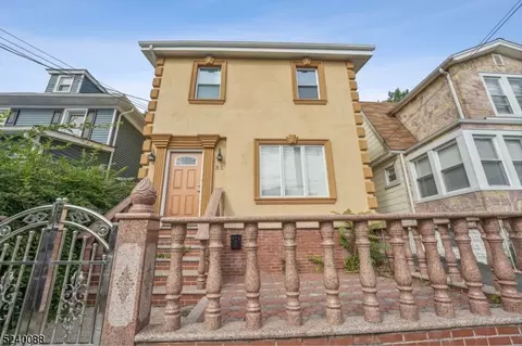 35 Paine Ave, Irvington, NJ 07111