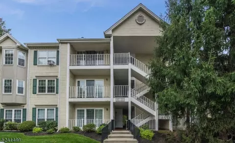 4002 Crawford Ct, Bridgewater, NJ 08807