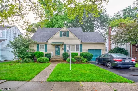 557 Trinity Pl, Roselle, NJ 07203 photo 1