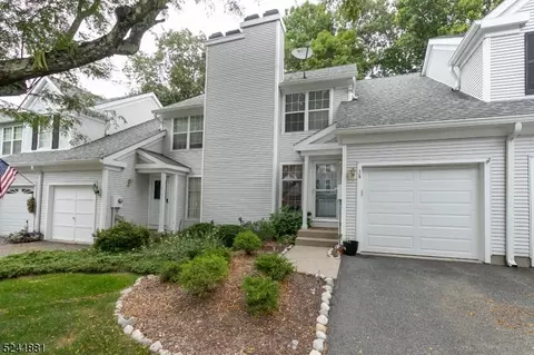 34 Rushmore Ln, Hackettstown, NJ 07840