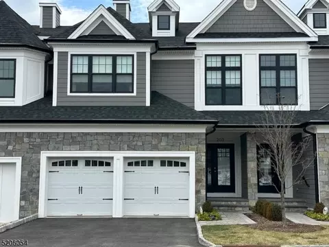 203 Sophia Ct, Watchung, NJ 07069