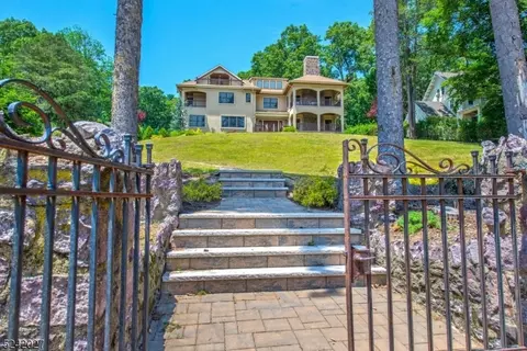 223 Boulevard, Mountain Lakes, NJ 07046